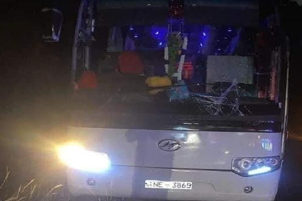 மாங்குளம் கோர விபத்தில்  மூவர் உடல் சிதறி பலி