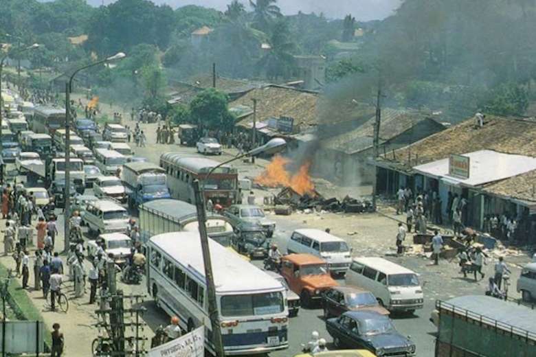 சிங்கள காடையர்கள் வெறியாட்டம் ; 3000 தமிழர்களை கொலை செய்த கறுப்பு ஜூலை!