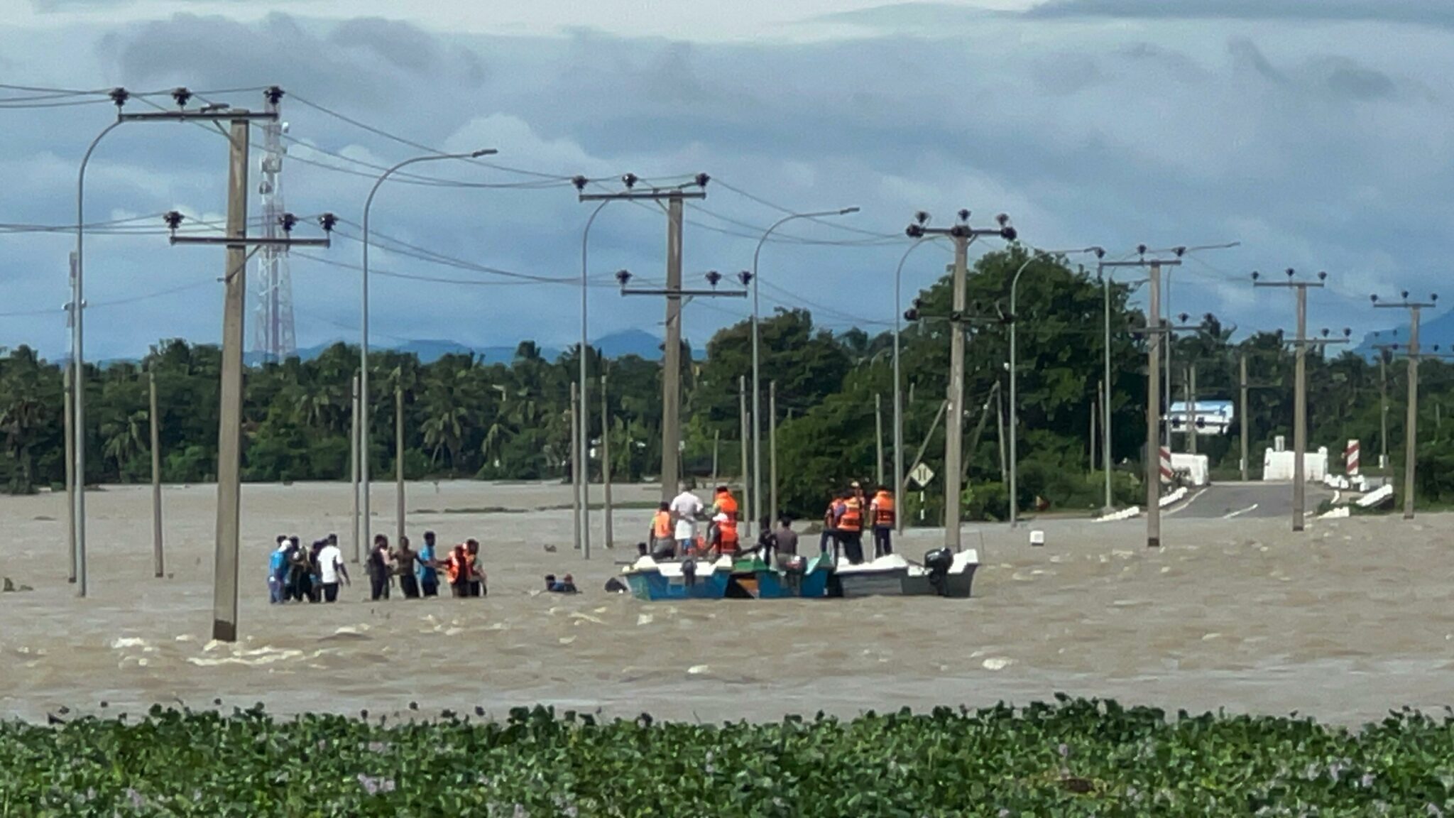 பெரும் சோகத்தில் அம்பாறை ; நால்வர் உயிரிழப்பு; தேடும் பணி தொடர்கிறது