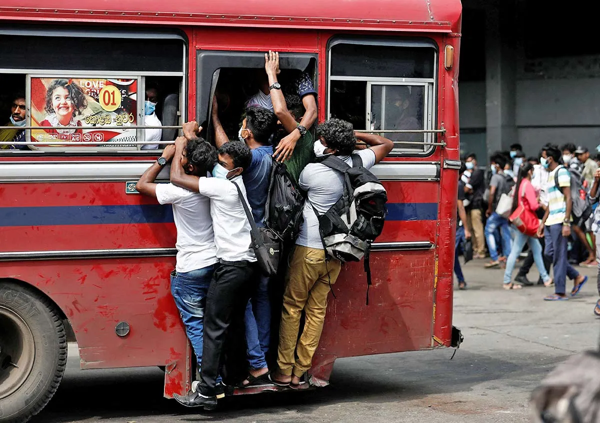 பஸ் மிதிபலகையில் இருந்து விழுந்து நபர் உயிரிழப்பு
