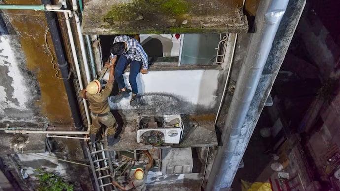 கொல்கத்தா ஹோட்டலில் தீ விபத்து : இரு சிறுவர்கள் உட்பட 14 பேர் உயிரிழப்பு!