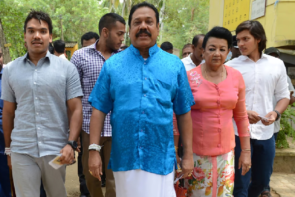 மஹிந்த குடும்பத்தின் மீது வலை; அனுர அரசின் கையாலாகத்தனமாம்