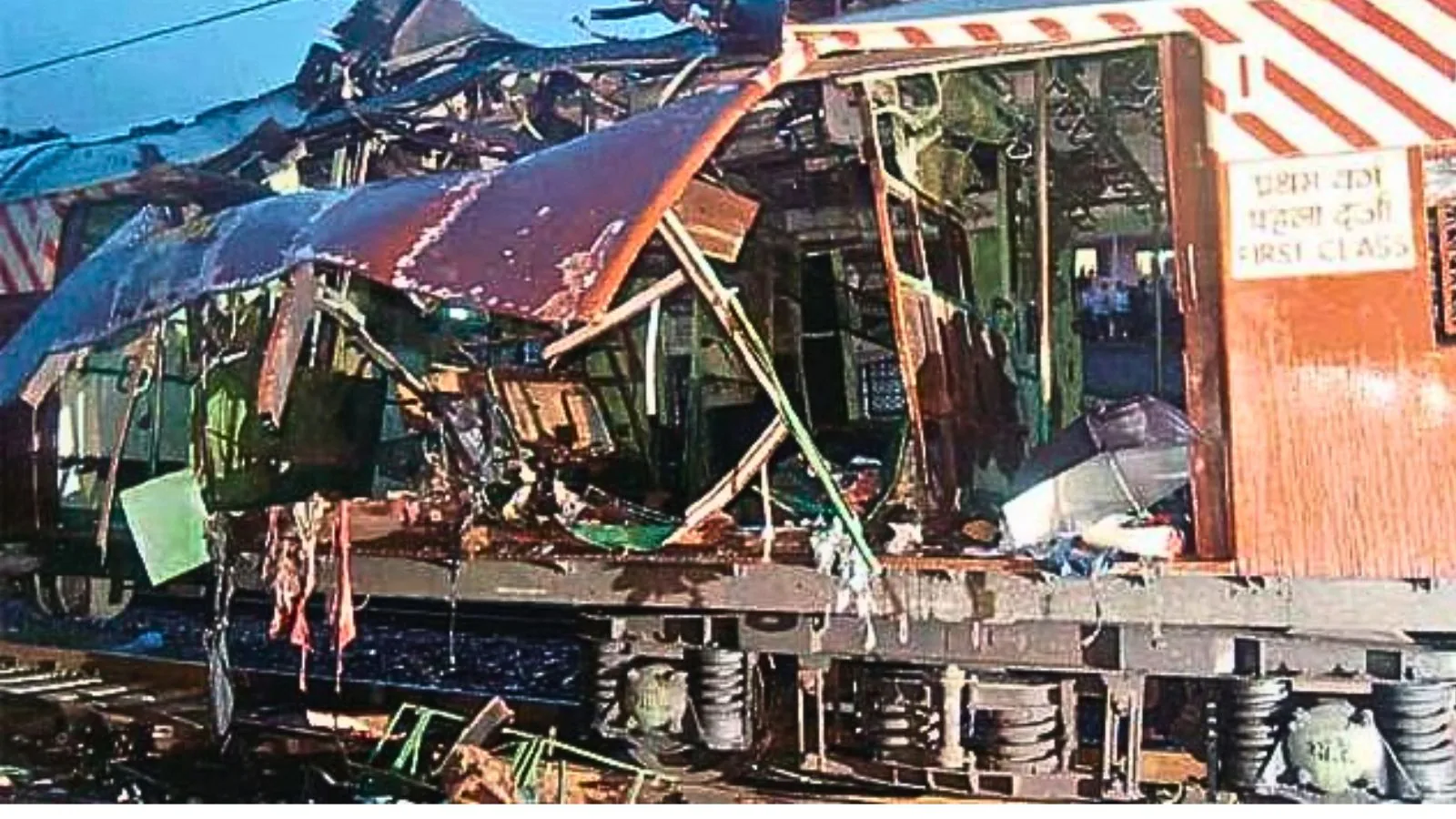 மும்பை ரயில் குண்டுவெடிப்பு; மரண தண்டை கைதிகள் விடுவிப்பு