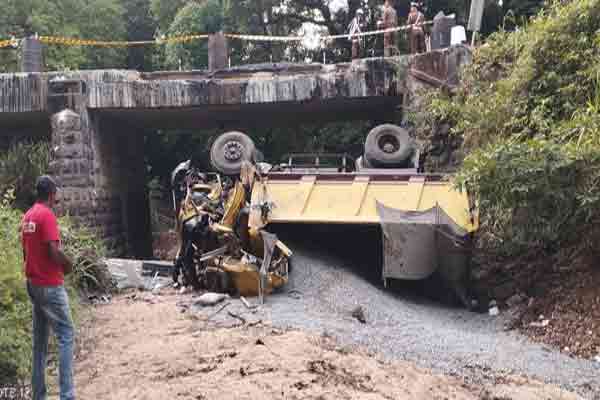இன்று இடம்பெற்ற கோர விபத்து; பலரது நிலை கவலைக்கிடம்