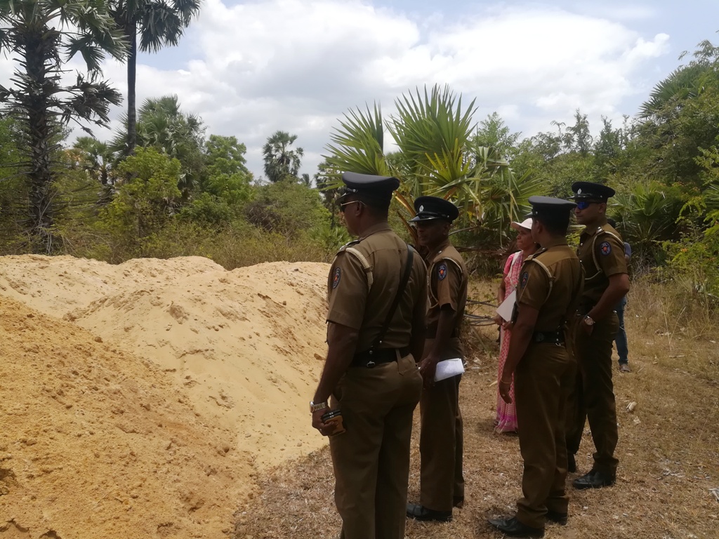 வடமராட்சியில் மணல் கடத்தலில் ஈடுபடும் முன்னாள் பொலிஸ் உத்தியோகஸ்தர்