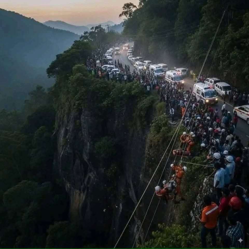இலங்கையை உலுக்கிய கோர விபத்து; 15 பேர் பலி; சுற்றுலா சென்றவர்களுக்கு காத்திருந்த அதிர்ச்சி