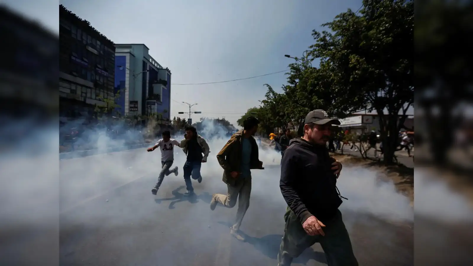 நேபாளத்தில் தீவிரமடைந்துள்ள போராட்டம்; விமான நிலையம் மூடல்