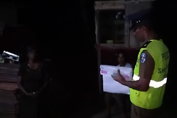 இளம் தம்பதி வெட்டிக் கொலை