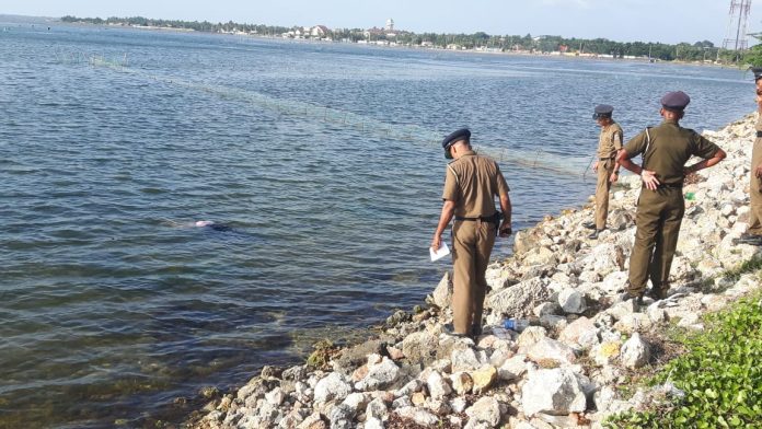 யாழ்ப்பாணம் பண்ணை கடலில் இரு இளைஞர்கள் உயிரிழப்பு