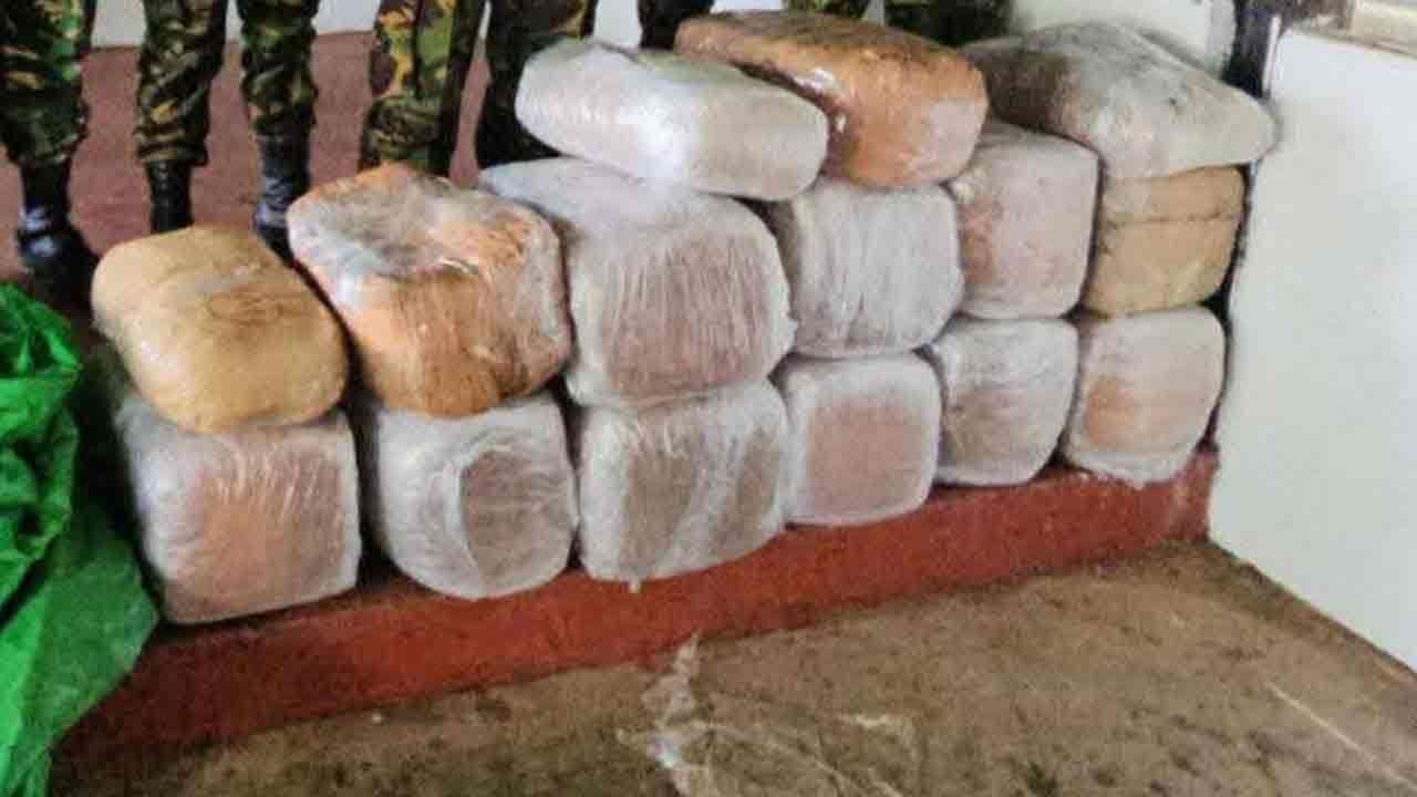 முல்லைத்தீவில் 3 கோடி ரூபாய் பெறுமதியான கஞ்சா பொதி