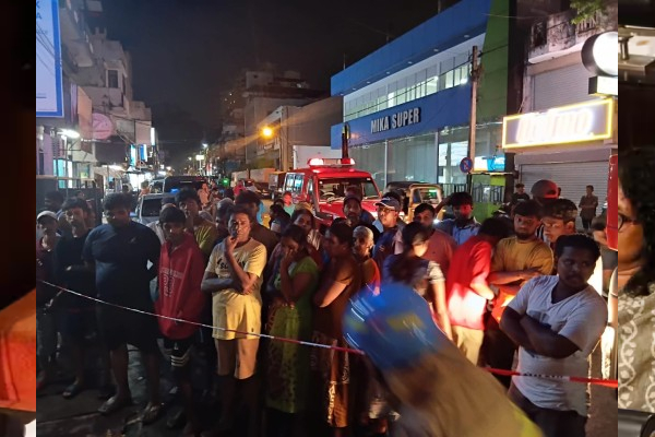 கொழும்பில் திடீரென இடிந்து விழுந்த 5 வீடுகள்