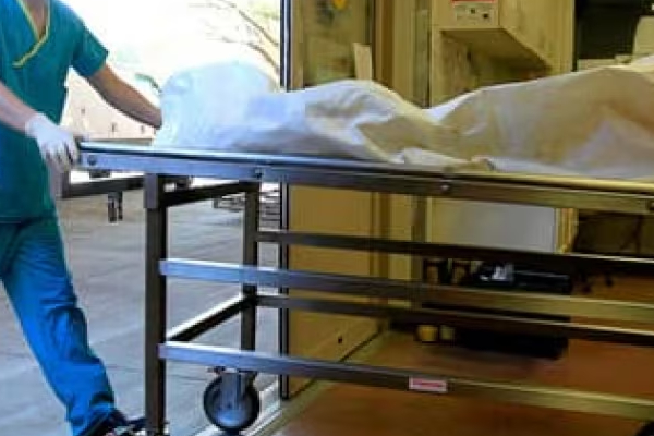 கனடாவில் பெண்ணின் சடலத்தை புகைப்படம் எடுத்தவர் பணி நீக்கம்!