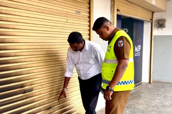 தமிழர்களை இழிவுபடுத்தும் அருண் சித்தார்த் அலுவலகத்திற்கு தீவைப்பு