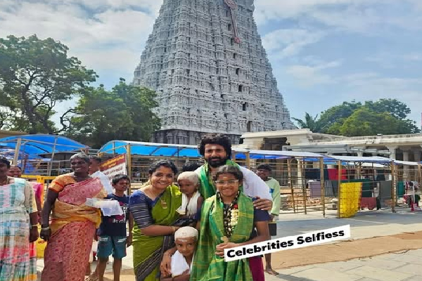 திருச்செந்தூரில் பிள்ளைகளுக்கு மொட்டை போட்ட நடிகர் சிவகார்த்திகேயன்